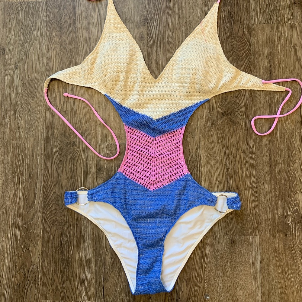 Victoria’s Secret monokini Sz M great condition